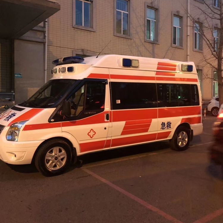 阜龙乡夜间租赁救护车护送病人转院：安全转运的 8 大核心注意事项